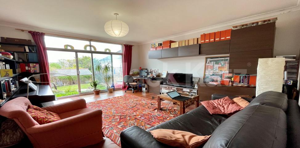 Offering approximately 710 Sq. Ft. of living and entertaining space Ashurst Gardens, Brixton Hill